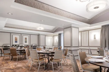 Courtyard St. Louis Downtown/Convention Center Отели рядом с достопримечательностью «The Gateway Arch»