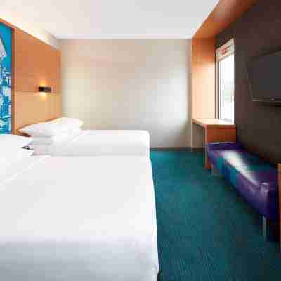 Aloft Montreal Airport Rooms