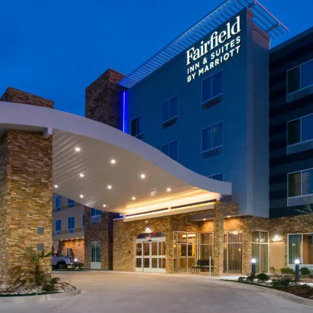 Fairfield Inn & Suites Fort Worth Southwest at Cityview Отели рядом с достопримечательностью «Хален Молл»