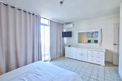 Modern Santo Domingo Condo in Heart of Gazcue Hôtels à : 