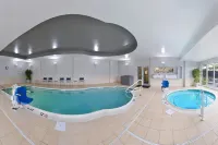 SpringHill Suites Durham Chapel Hill - piscina