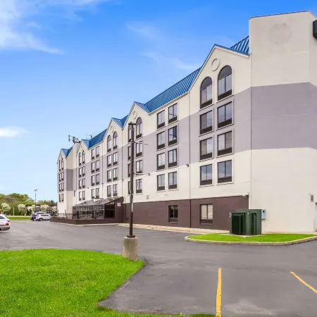 Quality Suites Milwaukee Airport