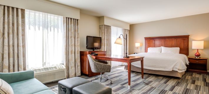 Hampton Inn & Suites Westford-Chelmsford Hotels in Middlesex County