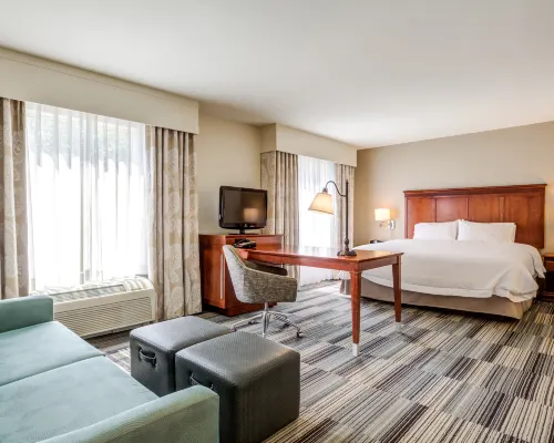 Hampton Inn & Suites Westford-Chelmsford Hotels in Middlesex County