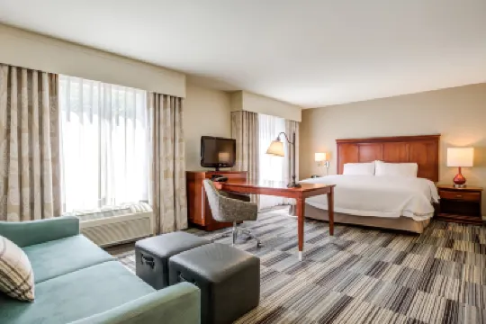 Hampton Inn & Suites Westford-Chelmsford Отели в г. 
