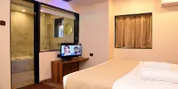 Hotel Matoshree Executive. - Sala Ejecutiva De Aire Acondicionado Con Bañera