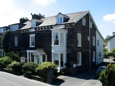 Holly Lodge Guest House with Free Off Site Health Club Các khách sạn ở Windermere