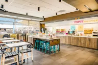 Tru by Hilton Midland - breakfast