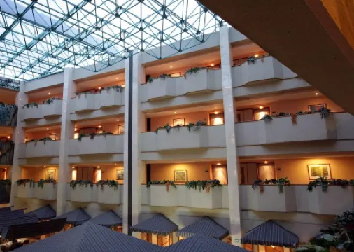 阿巴斯託斯廣場酒店