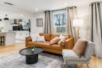 Cozy Home in Downtown McKinney with Backyard