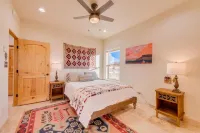 Charming free standing Casita in Taos, NM