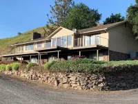 A place to GATHER on the Mighty Snake.  SPACIOUS 5 bedroom, Hot Tub and VIEW!