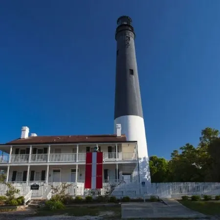 Gorgeous, updated oceanfront Condo with pool - Perdido Key Beach