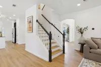 DFW Escape: Pool, Hot Tub, Near AT&T Stadium, 20 mins to Dallas and Fort Worth