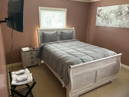 Quiet And Private Oasis Отели рядом с достопримечательностью «Flint RiverQuarium»