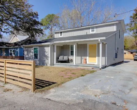 Fabulous Retreat! Centrally Located. Quiet & Cozy! Sleeps 4. Hi Sp Wifi & More. Hotel di Berkeley County