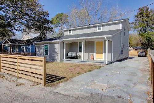 Fabulous Retreat! Centrally Located. Quiet & Cozy! Sleeps 4. Hi Sp Wifi & More.