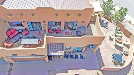 Gorgeous Moab Retreat with Red Rock and La Sal Mountain Views - South Valley