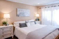 Monterey County Seaside, Bungalow Minutes from the Ocean !