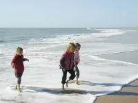 House bungalow with garden and terrace, 1100m2 property, 8 person, Các khách sạn ở Saint-Denis-d'Oleron