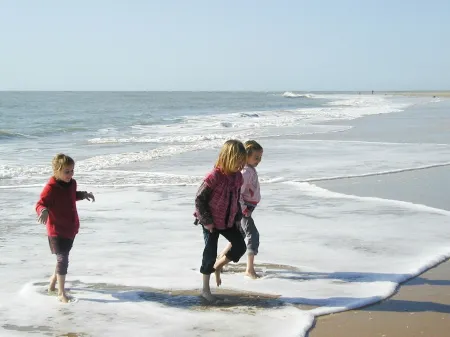 House bungalow with garden and terrace, 1100m2 property, 8 person, Отели рядом с достопримечательностью «Location Mobil Home 3 chambres 5 pers. max»