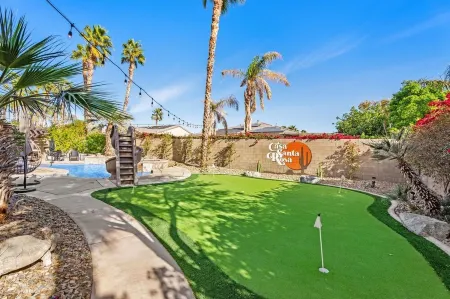 NEW! Casa Santa Rosa at Montage, by GPM/ Gameroom / Waterslide/ Sleeps 14+ Отели рядом с достопримечательностью «Indian Palms Country Club & Resort»