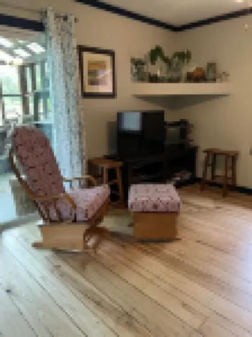 Cozy County Cabin in the woods