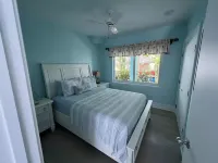 Luxury Duck Key Waterfront Estate-Heated-Chilled-Pool-Spa Boat Lifts Golf Cart - balkon
