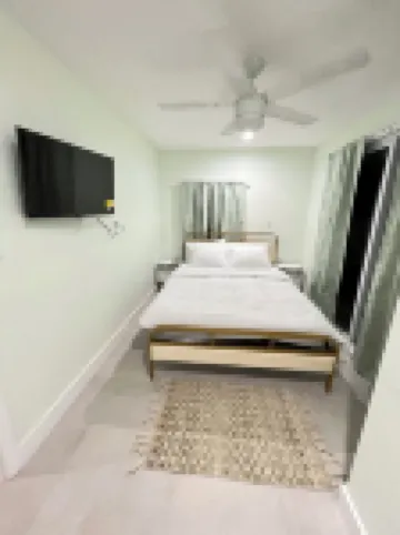 Canal home with direct river and gulf access, kayaks, hot tub, boat & motor inc