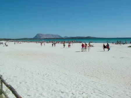 San Teodoro: 600 m. from the beach and the center, air conditioning, Wi-Fi Отели рядом с достопримечательностью «Parco pubblico con giochi per i bambini»