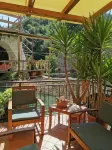 "Lemon Tree House" Home with Bike Storage