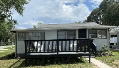 Cozy cottage located in Tavares near Mt Dora