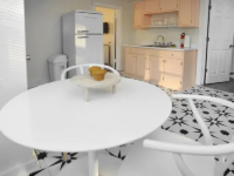 Peach by the Beach! 1 Bdrm Apt close to downtown Hotels in New Buffalo