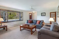 Beautiful Bayview 3 bedroom, 3 bath home / walking distance to beach.  Sleeps 9.