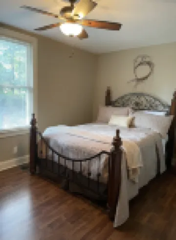 Beautiful  waterfront home on KY lake!