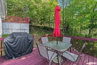 Charming lakeside 2-bedroom lakeside cottage with AC, WiFi in welcoming Sparta
