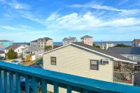 Bring the entire family at Watching the Waves! Linens Included
