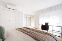 Peninsula Luxurious beach house