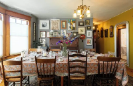 Luxury Spa Retreat with Sauna, Hot Tub & Swimming Pool in the Heart of Hudson