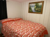 Cute retro-themed beach shack - 5 mins from the sea Hotels in Ardrossan