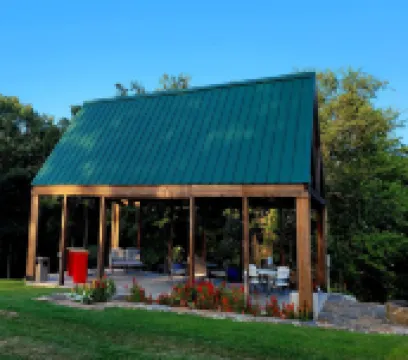 Huckleberry Ridge Cabin Near the Buffalo National Forrest and River! Sleeps 4!