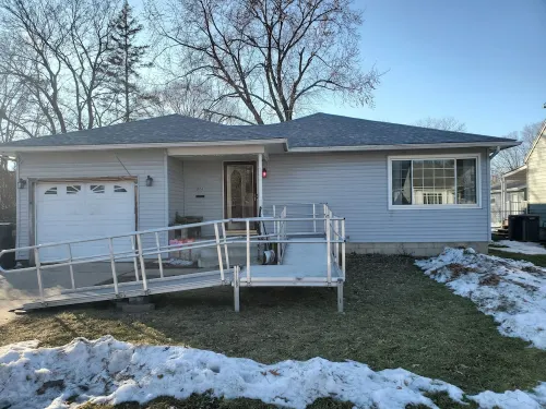 Charming Family 1-level and pet-friendly Home