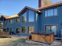 Fabulous 5 Bdrm Lower Deer Valley House, ski run views, open space, hot tub