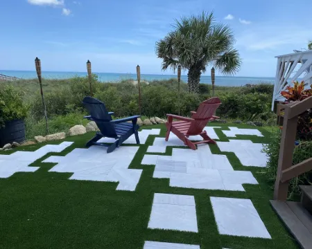 Beach Front/Heated Pool/Spa. Ocean Views, Umbrella+Lounger for Beach, Balconies 克雷森特海灘酒店