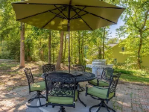 "Cozy Cottage" Denver: Near Lake Norman, Beatties Ford Park, Sleeps 7 + Fire Pit Hotels in Westport