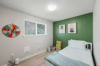 The Homey House close to Everything!