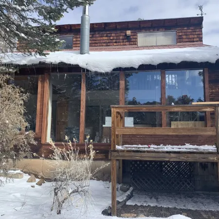 Scenic cabin in Carson National Forest