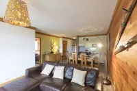 Apartment Felicite - a beautiful 6 person apartment with easy on-piste location Hotels in Montgenevre