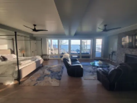 Luxury Estate with Jacuzzi and Private Pier