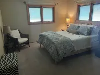 Cozy Home on Fox River w/ Outdoor Living  - 19 min  to EAA, 50 min to Lambeau Hotels in Omro